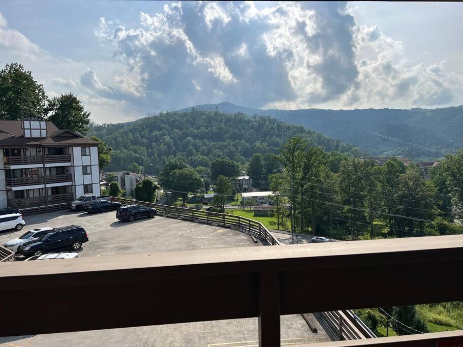 City & Mountain View 5 Mins From Downtown Gatlinburg Zewnętrze zdjęcie